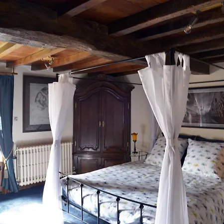 Ferienhaus Insolites A Manoir De Maubert Chimay