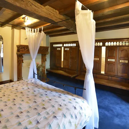 Ferienhaus Insolites A Manoir De Maubert Chimay